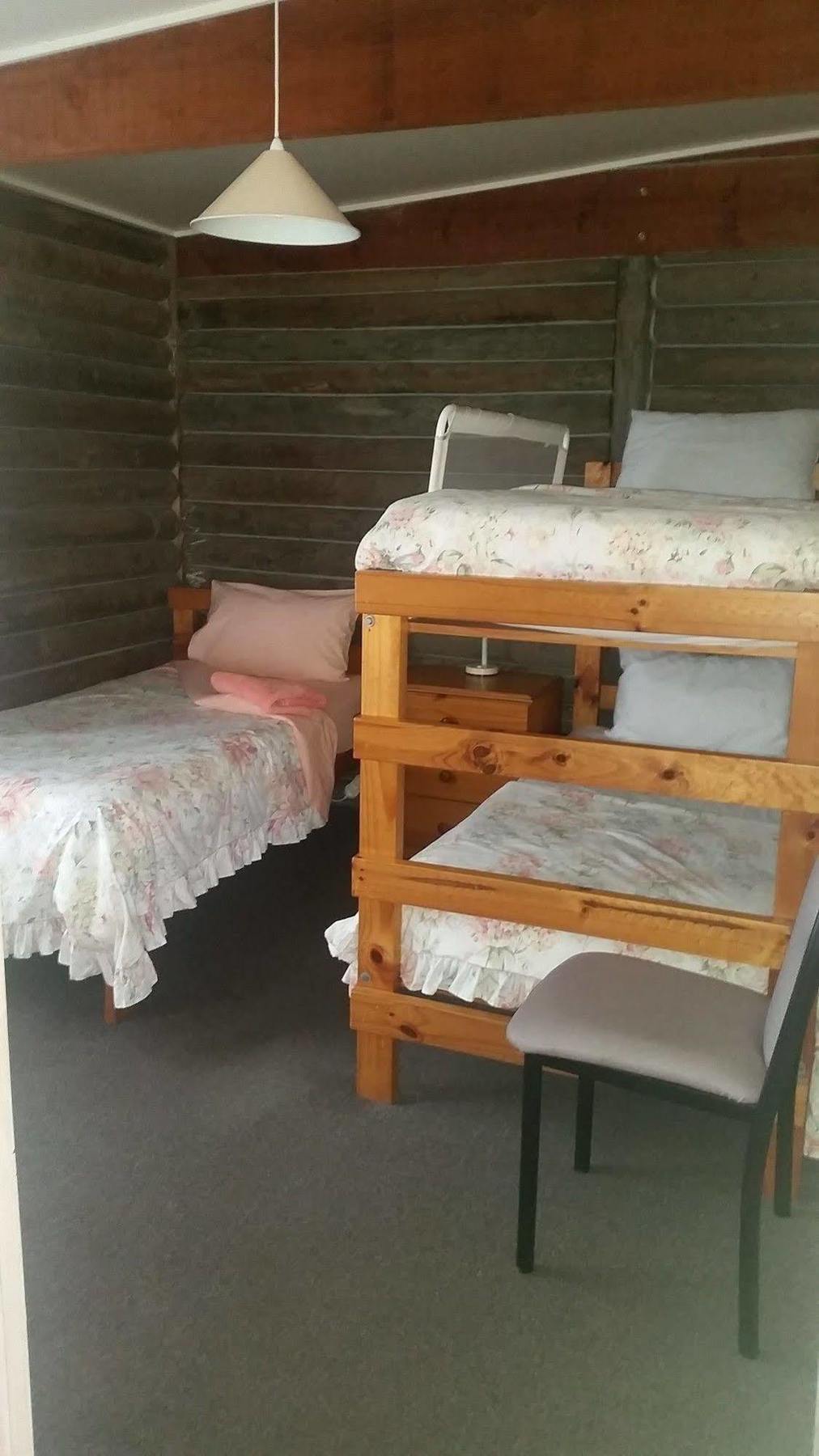 Lazy Acre Log Cabins Лейкс-Энтранс Экстерьер фото